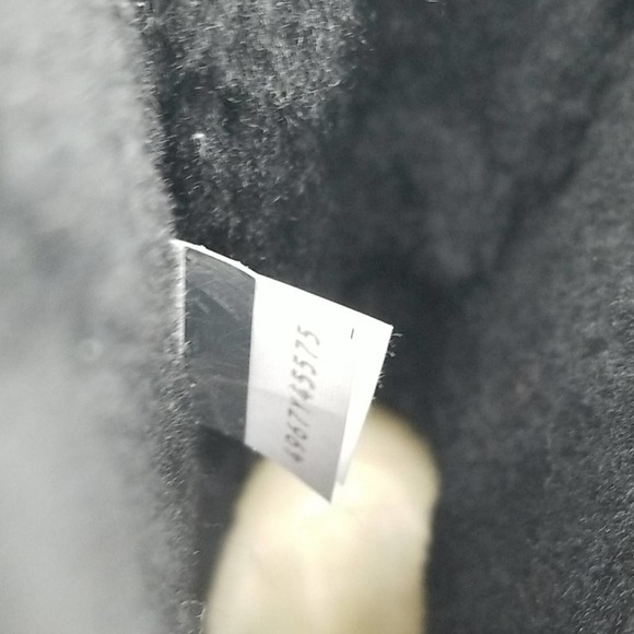 UGG Short Continuity Bow Black Boot for Women Size 6 New in Box - Picture 12 of 13